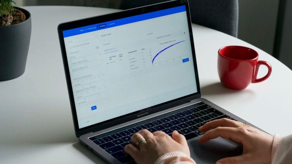 有道翻译安装后无法启动？依赖组件与冲突解决方案